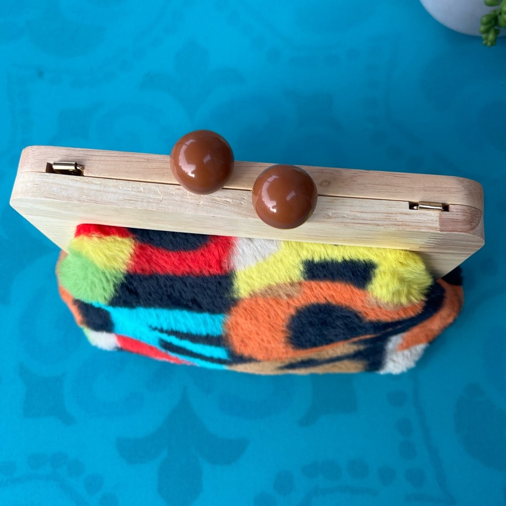 Fun Small Purse. - Picture 2 of 6